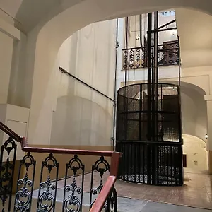 https://la-finestra-sul-corso.hotels-amalfi.com